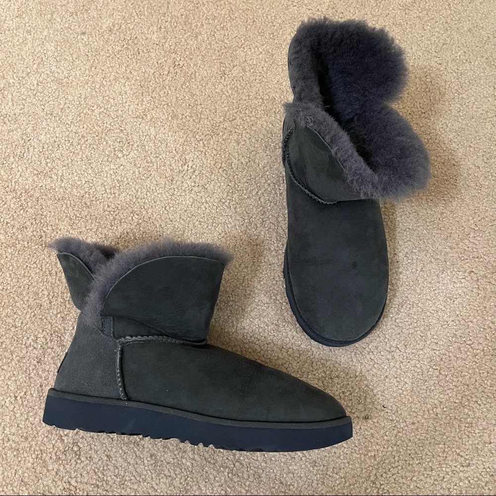 UGG Women’s Classic Cuff Mini Boots Imperial Gray Blue Size 7.5
